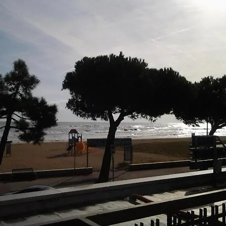 Hotel Cri Cri - Fronte 2*