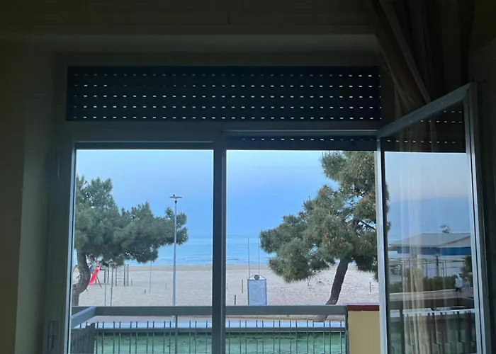 Hotel Cri Cri - Fronte 2*