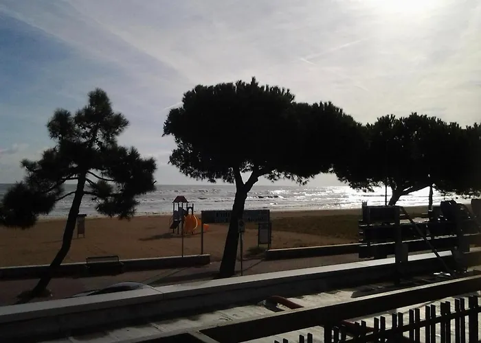 Hotel Cri Cri - Fronte 2*